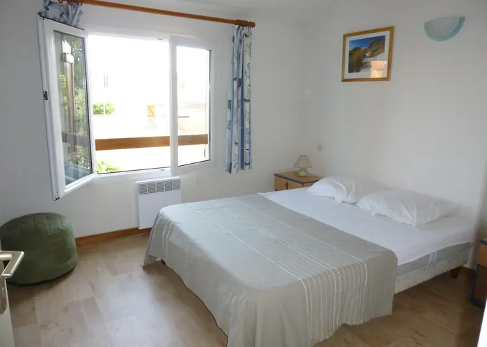 V0544 - - 85m2 Avec Jardin, Piscine Prive Dans