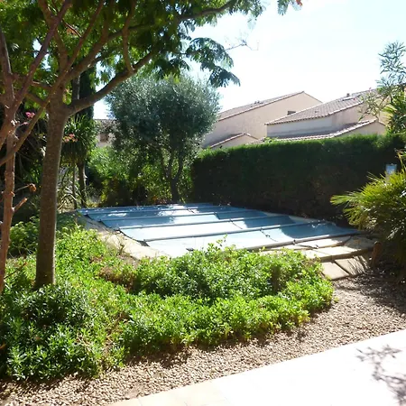 V0544 - - 85m2 Avec Jardin, Piscine Prive Dans