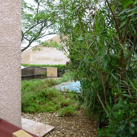 빌라 V0544 - - 85m2 Avec Jardin, Piscine Prive Dans *