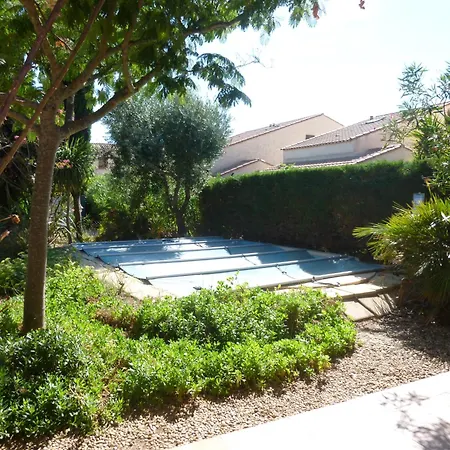 V0544 - - 85m2 Avec Jardin, Piscine Prive Dans