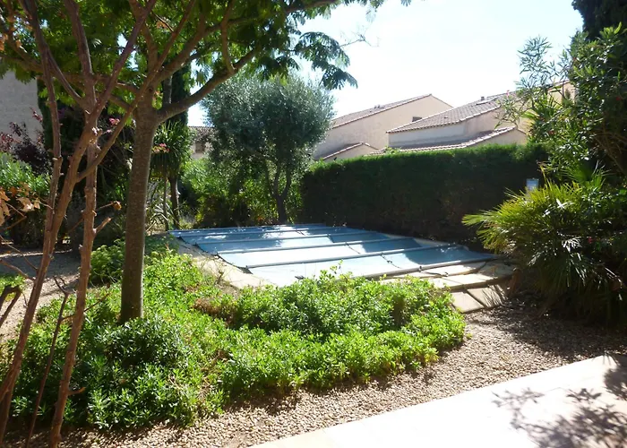 V0544 - - 85m2 Avec Jardin, Piscine Prive Dans