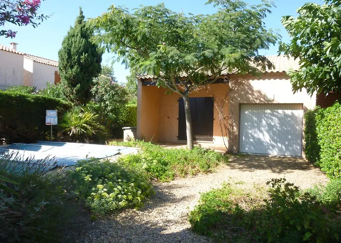 V0544 - - 85m2 Avec Jardin, Piscine Prive Dans Villa *
